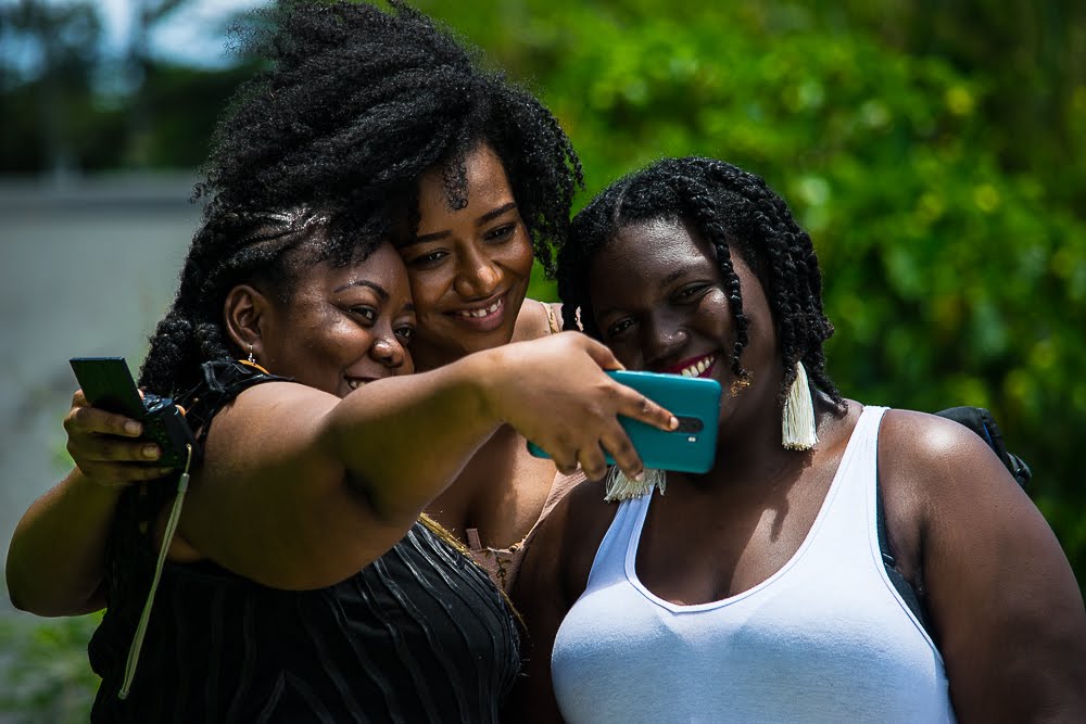 Jamaican blogger selfie